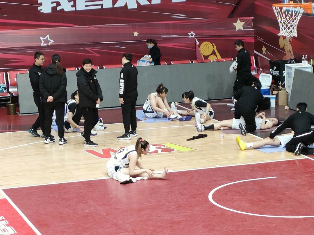 MK体育-强强对话！精彩对决震撼全场观众