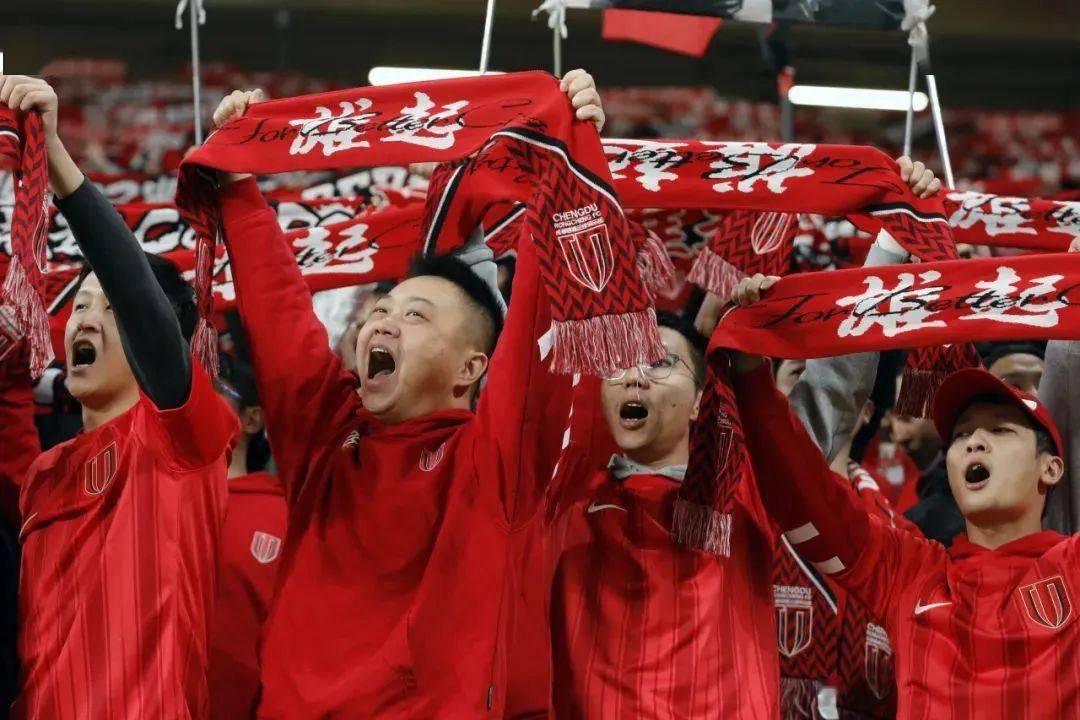 MK体育-中超球员闪亮登场，成为国内足坛亮丽风景线