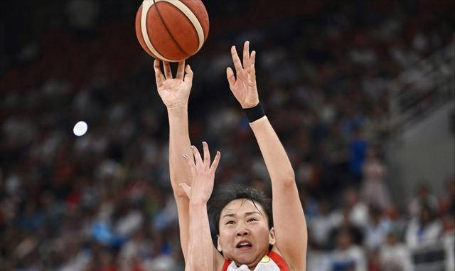MK体育-运动员表现抢眼，实力强劲赛况激烈